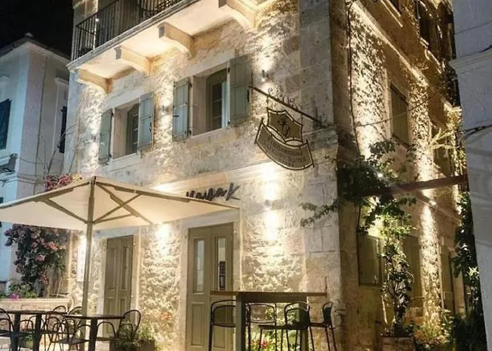 Fiscardonna Luxury מלון