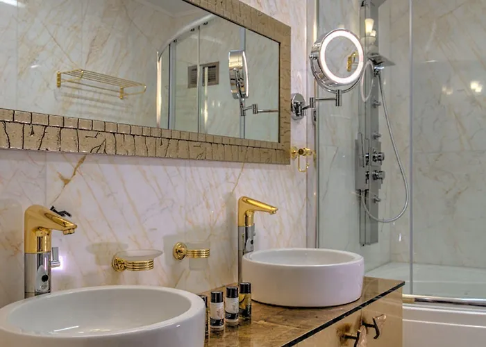 Fiscardonna Luxury מלון 4*