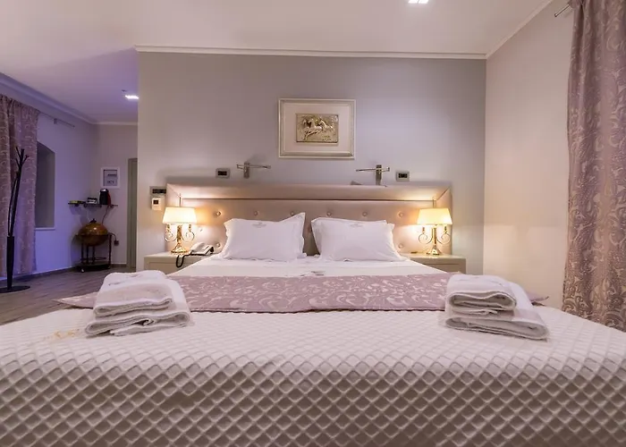 Fiscardonna Luxury מלון